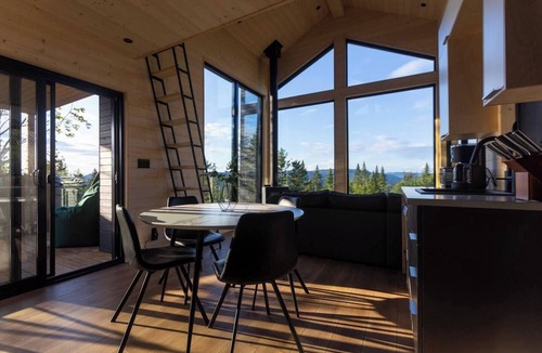 Lac Beauport Ski Chalet | NORR