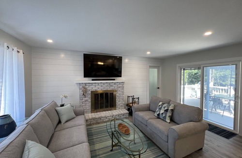 Cutchogue House | North Fork Wine Region—Walk to Beach