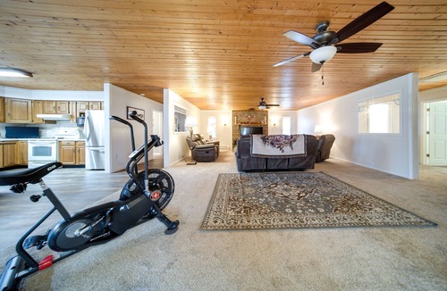 North Jackson House | North Jackson Vacation Rental w/Wraparound Deck!