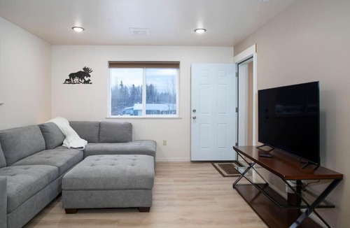 Badger Apartment | Northern Lights Getaway Minutes to Ft Wainwright