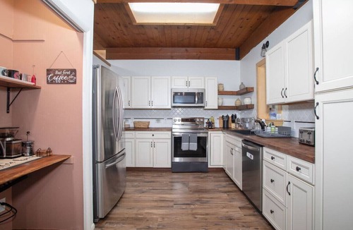 North Pole Apartment | Northern Lights Retreat Near Fairbanks with Parking
