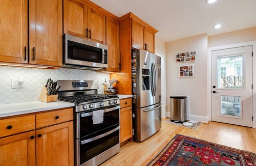 Falls Church House | Northern VA Renovated 3BR 3 BA House with Fully Fenced in Yard and Pet Friendly!