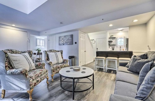 Westside Norwich Apartment | Norwich 'The Villas': Near Mohegan Sun Casino