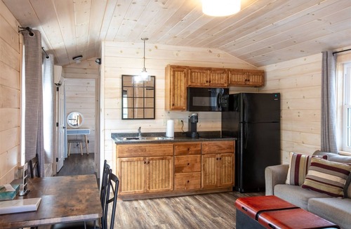 North Sebago Cabin | NUTHATCH - RESORT WITH 12 PROPERTIES. NATURAL POND FOR SWIMMING.