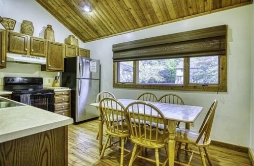 Timberline Condo | NWF8-Affordable Condo! sleeps 8!