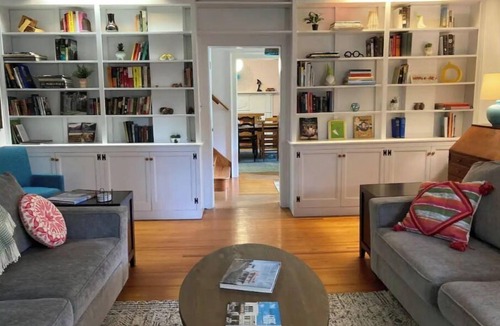 Kabrich Crescent House | Oasis in Blacksburg. Walk to VT. Artful decor, trails, huge yard w/ fire pit.