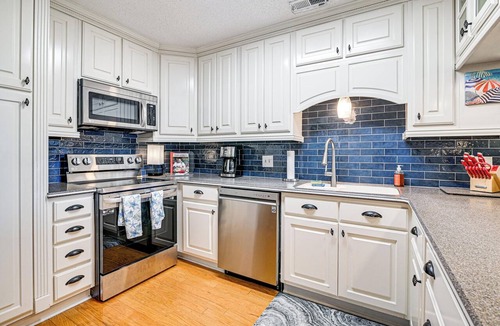 Long Bay Estates Condo | Ocean Access & Balcony: Surfside Beach Condo