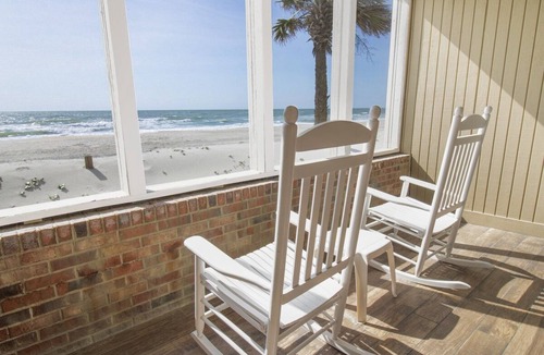 Litchfield by the Sea Hotel | Ocean Air & Easy Evenings | Beachfront Stay w/Private Porch