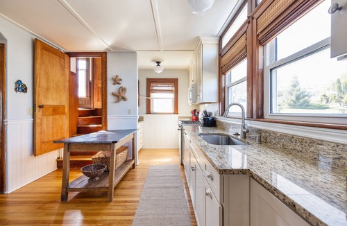 Kennebunk House | Ocean/Beach With Magnificent Views: A Unique New England Experience !