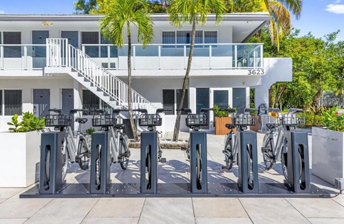 Galt Mile Hotel | Ocean Blvd Two Doubles Suite with Kitchenette