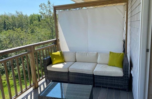 Owls Head House | Ocean Breeze East Wind – Modern 2BR/2BA home by Cr