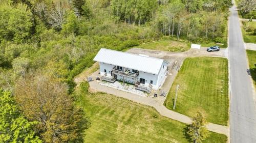 Owls Head House | Ocean Breeze East Wind – Modern 2BR/2BA home by Cr