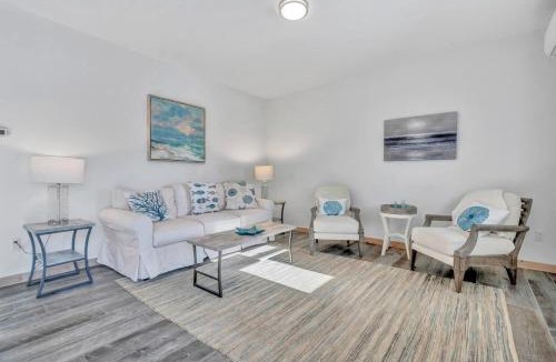 Owls Head House | Ocean Breeze West Wind – Updated 2BR/2BA home step