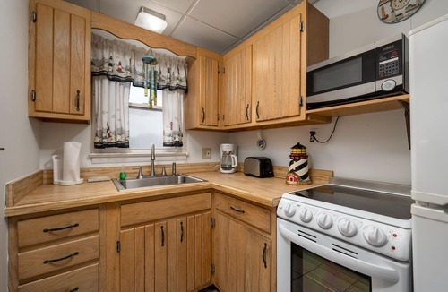 Midtown Ocean City Condo | Oceanfront condos with 3 night minimum rentals and linens included!