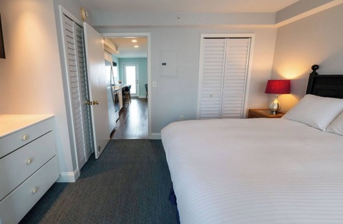 Cape May Hotel | Oceanfront Escape | Two Spacious Suites, Pool, Sauna & Stunning Views