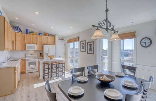 Bethany Beach Apartment | Oceanview Townhome w/Decks & Pool Access