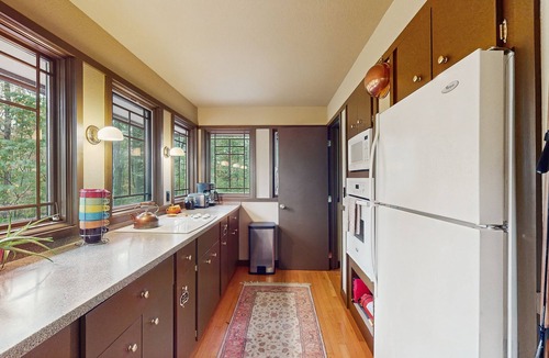 Bittinger House | Official Fallingwater Lodging Partner—Just 32 miles away