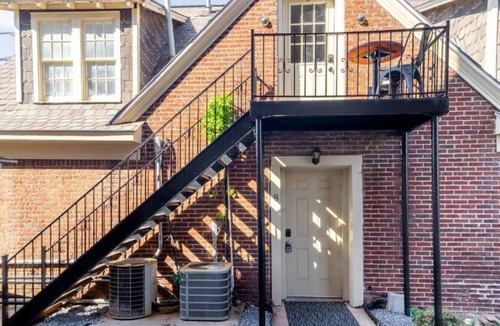 Lincoln Terrace Apartment | OKC 8 · Historic 1920`s Brick Beauty! In Medical District