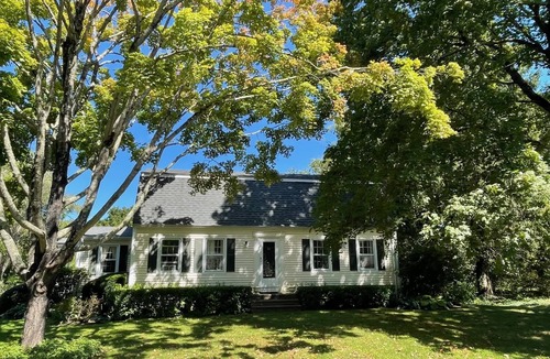 Old Lyme House | Old Lyme Pet Friendly Escape | Griswold Preserve + Beach Pass + Fireplace