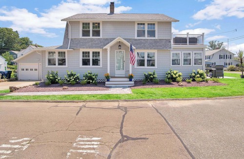 Old Lyme House | Old Lyme Shores Beach house! Walk to water!