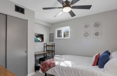 Franklin Park Apartment | Old Towne East - 1 BR Apt - Steps from E Market!