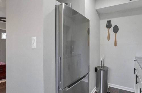 Franklin Park Apartment | Old Towne East - 1 BR Apt - Steps from E Market!