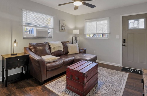 Franklin Park Apartment | Old Towne East - 1 BR Apt - Steps from E Market!