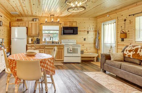 Zanesville House | On 40 Acres: Charming Cabin in Zanesville!