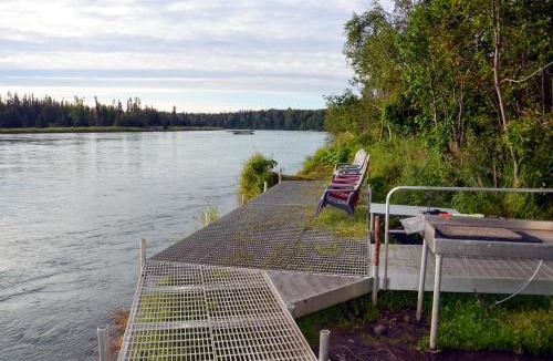 Kalifornsky Apartment | On-Site Kenai River Fishing: Soldotna Apartment!