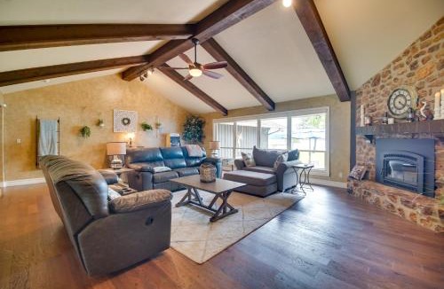 Afton House | On-Site Lake Access: Group Getaway in Afton