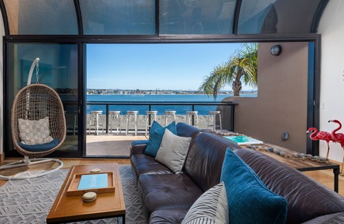 Mission Beach House | On the Sand | AC | Immaculate Views!