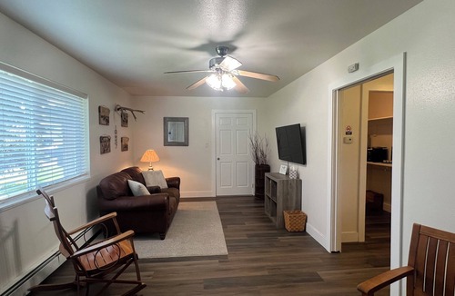 Butte House | One bedroom getaway w/hot tub and pool access - A hidden gem in Palmer, Alaska