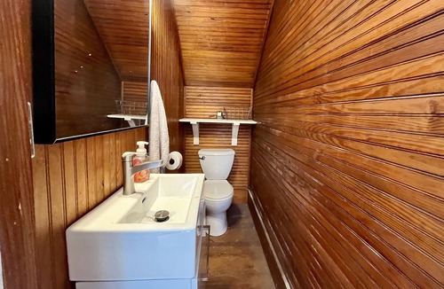 Elizabethtown Cabin | Original 1926 Log Cabin Overlooking Ohio River
