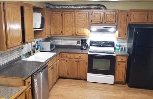 Stillwater Apartment | OSU King Bed Hotel Room 102