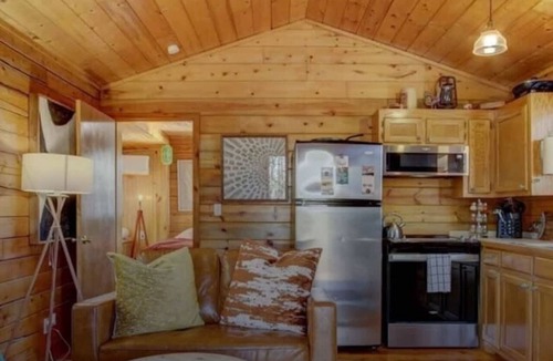 Mount Ida Cabin | Ouachita Crystal Cabin 1 a couples/single retreat