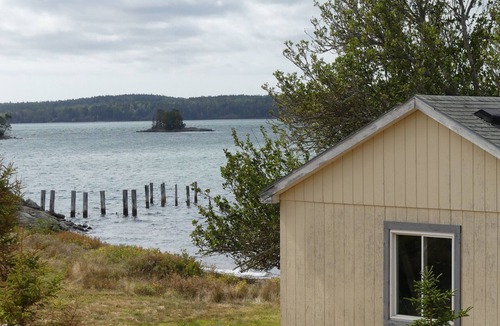 Eastport Cabin | Overlooking the Cobscook bay at Rossport by the Sea!