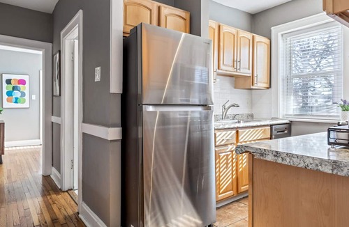 St. Louis Apartment | Oversized 2 Bedroom Apartment in South City!