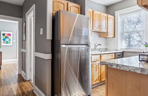 St. Louis Apartment | Oversized 2 Bedroom Apartment in South City!