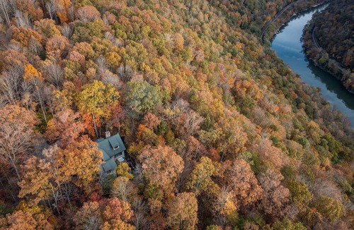 Victor House | Paddle House on the Rim of the New River Gorge