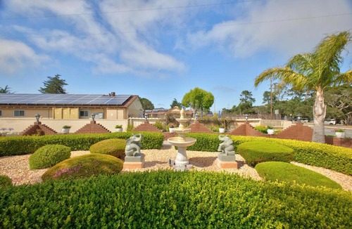 Munras Avenue Hotel | Padre Oaks