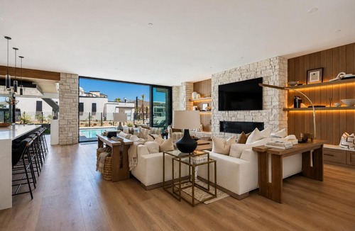 St. George House | Paradise Palace home
