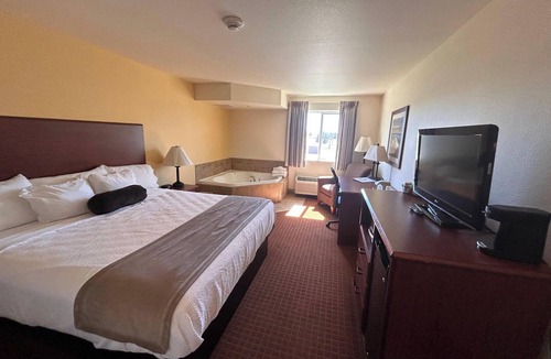 Hoisington Hotel | Park View Inn & Suites Hoisington