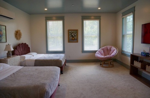 Goshen Bed & Breakfast | Parkway House Goshen Bed & Breakfast Suite #1