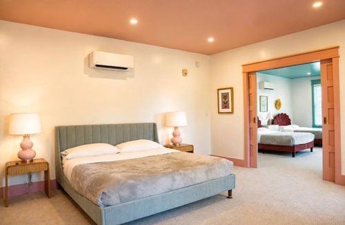 Goshen Bed & Breakfast | Parkway House Goshen Bed & Breakfast Suite #1