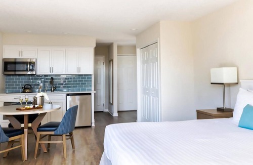Rio del Mar Hotel | Partial Ocean View Studio