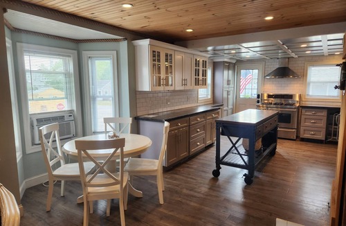 Hampton House | Party On The Porch! ♡ Huge Modern Beach House Steps To The Sand and Strip!