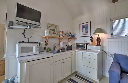 Tenants Harbor Cottage | ‘Paul’s Cottage’ in Tenants Harbor, 1 Min to Shore
