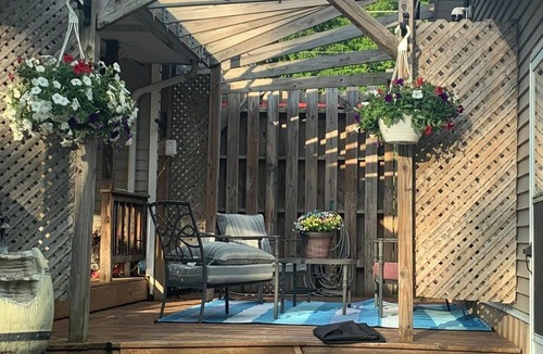 Lexington House | Peaceful, 150 yr old country farmhouse just 1.5 miles from Mid-Ohio racecourse!