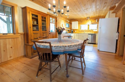 Lincolnville Cottage | Peaceful 2-bedroom cottage in charming Lincolnville, near lake, winery & Camden