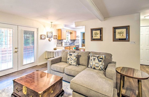 Broadway Cottage | Peaceful Broadway Cottage on the Pond!